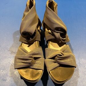 Eileen Fisher Zanya Grey Mesh Strappy Platform Sandals Size 7